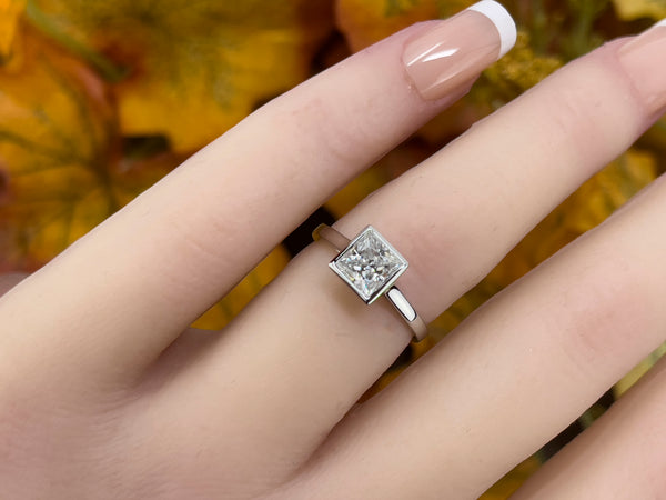 Siara 1.0 Ct Princess Cut Engagement Ring