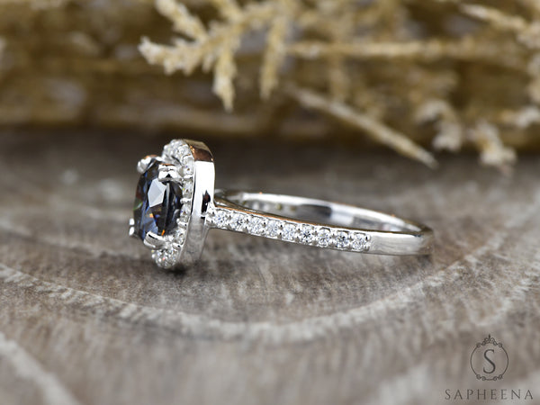 Aureola 1.5 Ct Cushion Cut Halo Grey Moissanite Engagement Ring with Side Stones